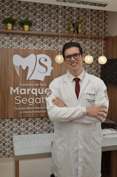 Foto 2 de Dr. Gabriel Marques S. Segato - Cirurgia Bucomaxilofacial e Implantodontia