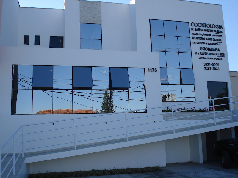 Foto 2 de Dr. Gaspar Martins da Silva - Dentista