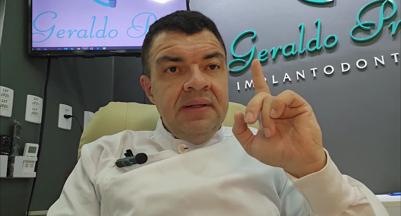 Foto 3 de Dr. Geraldo Prisco | Implantes dentário | Extração | Clareamento