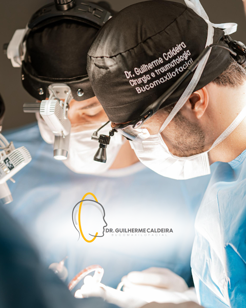 Foto 2 de Dr. Guilherme Caldeira | Bucomaxilo | Extração do Siso | ATM