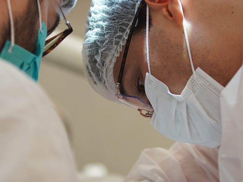 Foto de Dr. Guilherme Carvalho - Cirurgia Bucomaxilofacial e Implantodontia