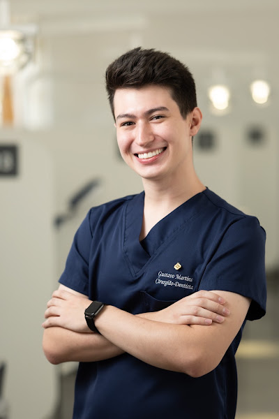 Foto 2 de Dr. Gustavo Martins Dentista em Ponta Grossa | Tratamento de Canal e Clínico Geral | Maesti Odontologia