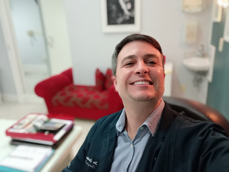 Foto 3 de Dr. Gustavo Mello | Transplante Capilar em Vitória, ES