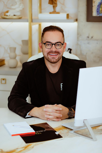 Foto 2 de Dr. Helio de Sousa Jr - Invisalign | Implante | Ortodontista | Dentista