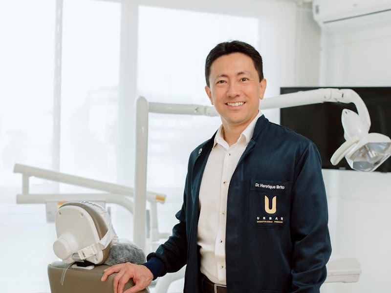 Foto de Dr Henrique Brito I Odontologia Estética no Juvevê