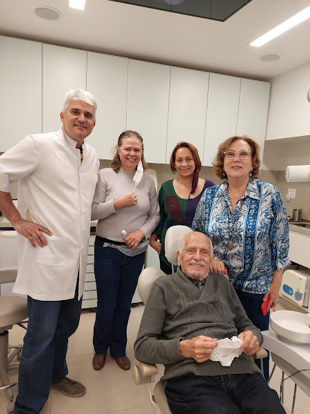 Foto 2 de Dr. Herbert Vilela - Periodontia e Implantodontia