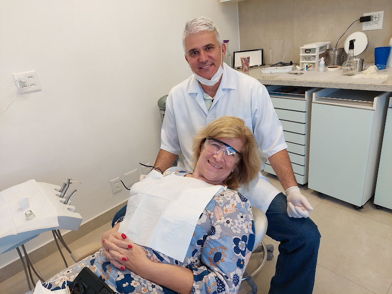Foto 3 de Dr. Herbert Vilela - Periodontia e Implantodontia