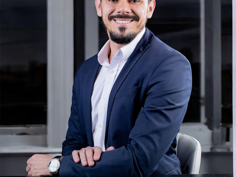 Foto de Dr. Hugo de Paula Cirurgião Buco Maxilo Facial