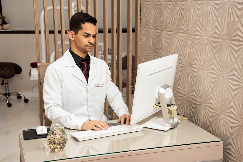 Foto de Dr Ian Carvalho- Consultório odontológico