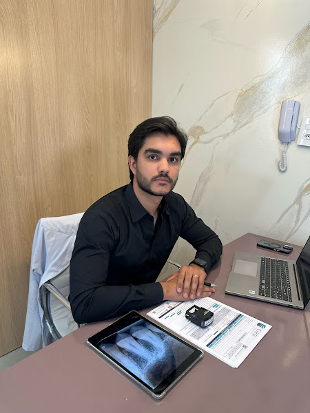 Foto 2 de Dr. Igor Moreira | Clinicare