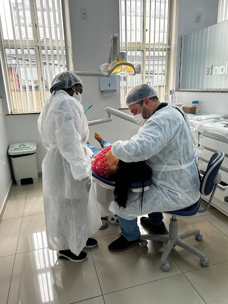 Foto 2 de Dr. Implante