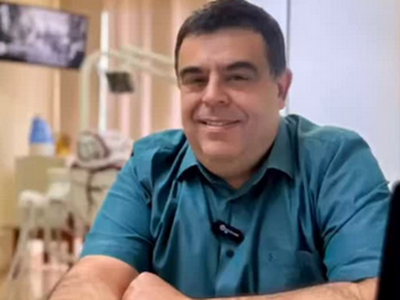 Foto de Dr. Ivan Zanatta Filgueiras - consultório odontologico com especialista em periodontia, apneia do sono e bruxismo.