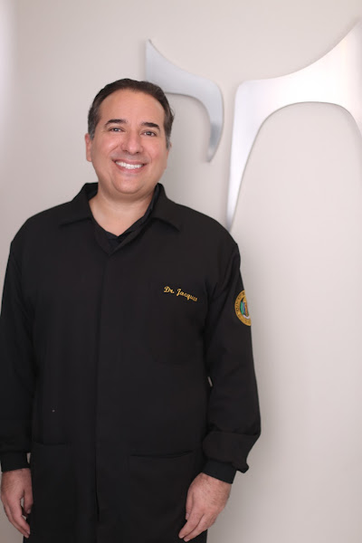 Foto 2 de Dr. Jacques Cwikler – Implantodontia e Cirurgia Oral