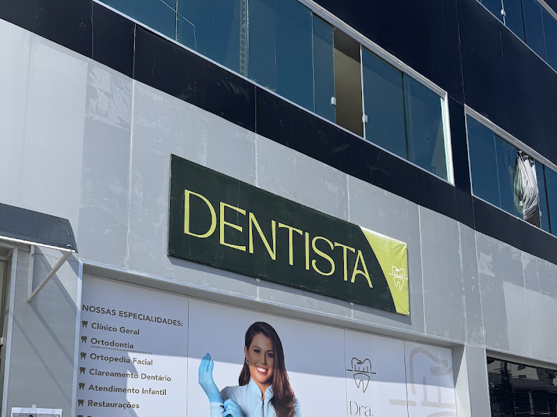 Foto 2 de Drª Jane Menêses - Cirurgiã Dentista Clinica Geral