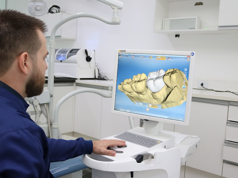 Foto de DR. JEAN PABLO GASS - Ortodontista, Clínico Geral