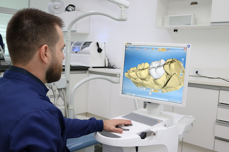 Foto 2 de DR. JEAN PABLO GASS - Ortodontista, Clínico Geral