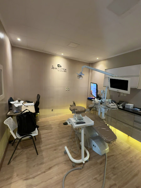 Foto 2 de Dr. Jean Victor N. Novo Reabilitação Oral e Implantes Dentários