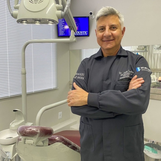 Foto 3 de Dr. João Alberto Delgado Coelho - Implantes dentários