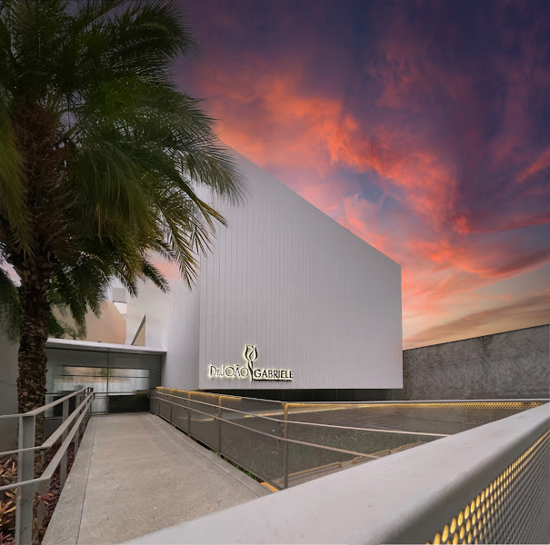 Foto 2 de Dr. João Gabriele - Cirurgia Plástica e Implante Capilar - Bauru/SP