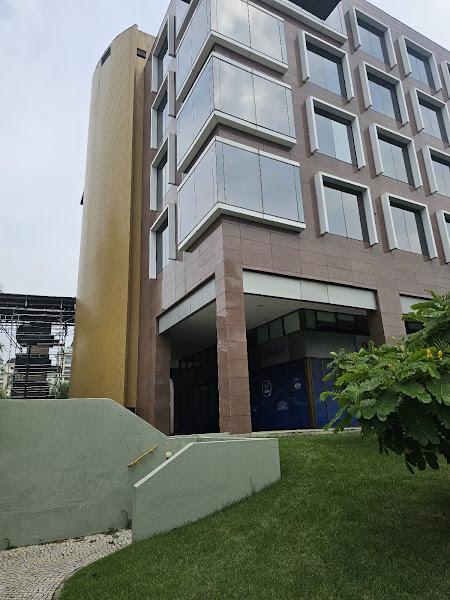 Foto 3 de Dr. João Leal - Cirurgia Bucomaxilofacial, Disfunção Temporomandibular e Implantes dentários