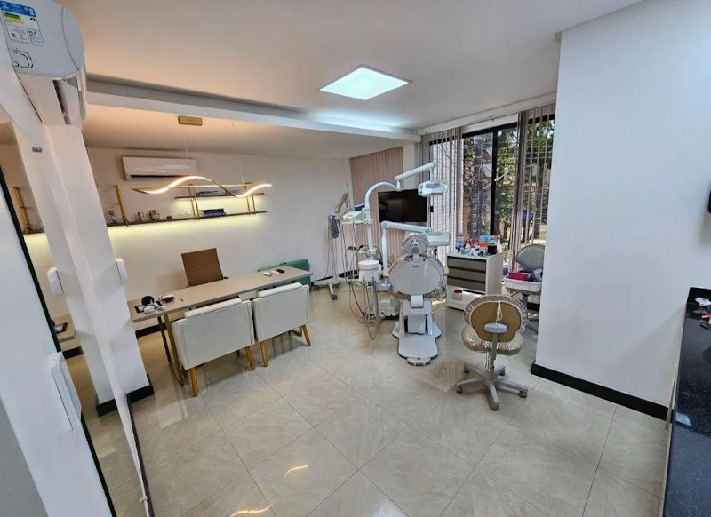 Foto 2 de Dr. João Souza - Reabilitação oral e estética