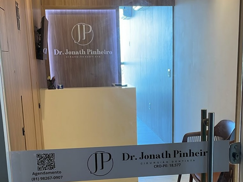 Foto de Dr. Jonath Pinheiro Clinica Odontológica
