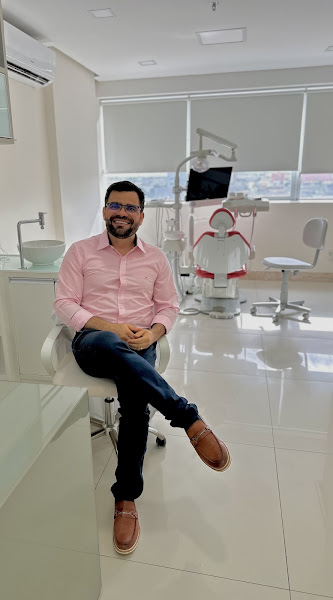 Foto 3 de DR. Jorge Reis Implantes Dentários em Feira de Santana