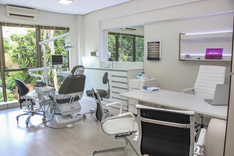 Foto 2 de Dr: Juliano F. Zuchetto. Implantes dentários e Odontologia Estética