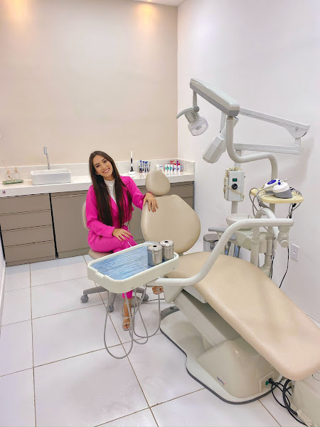 Foto 2 de Drª Karolayne Azevedo Cirurgiã-Dentista