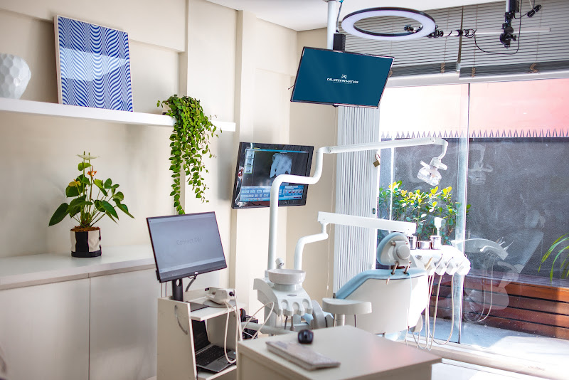 Foto 3 de Dr. Kelvin Yuri Molinet Matias