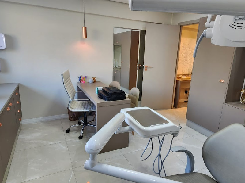 Foto 7 de DRª Larissa Ferioli Dentista em Curitiba