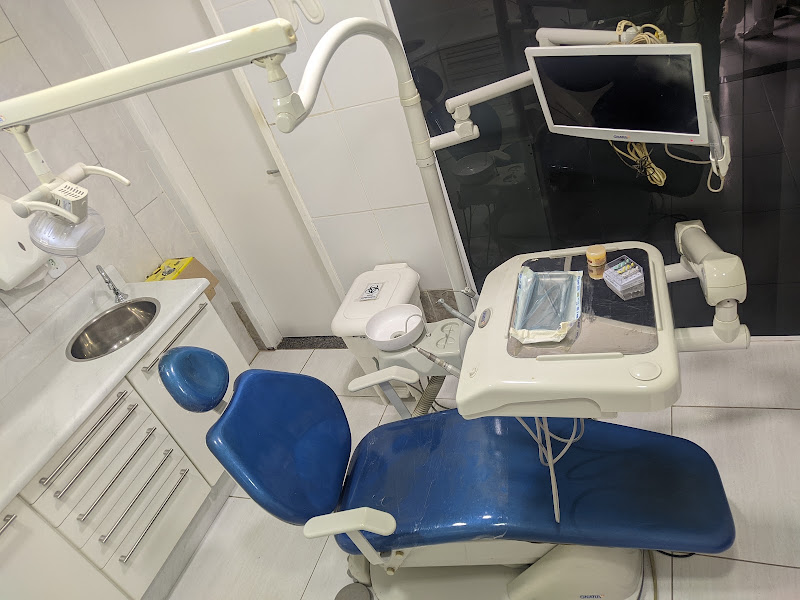 Foto 2 de Dr.Leandro Galdino - Implantodontia e Harmonização Facial. Botox/ Preenchimento/ Enxerto ósseo/ Implantes/Prótese em Geral