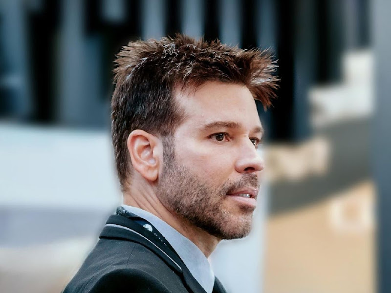 Foto de Dr. Leandro Rago - Referência em Harmonização Orofacial