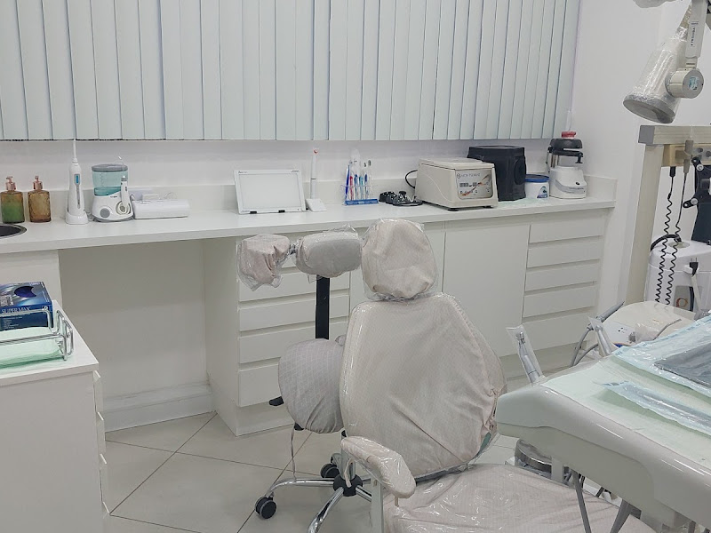 Foto 3 de Dr. Leandro Villar - Odontologia - Endododontia Microscópica e Mecanizada