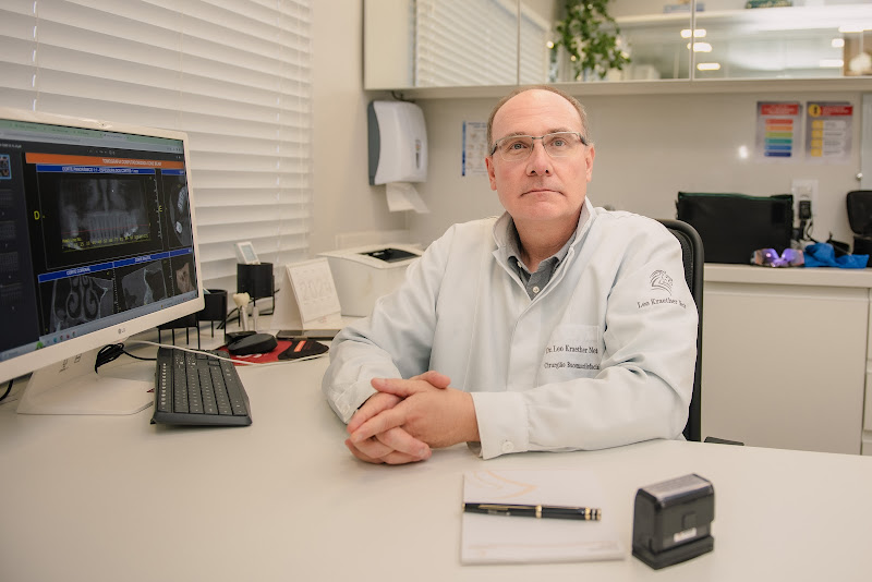 Foto 2 de Dr. Leo Kraether Neto Cirurgião Dentista Bucomaxilofacial