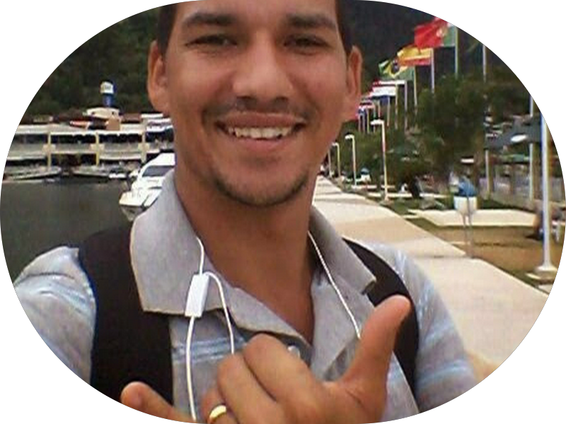 Foto 4 de Dr. Leonardo Brasil - Invisalign em Recife - Clareamento Dental - Lentes de Contato Dental em Recife - Lentes de Porcelana