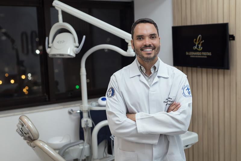 Foto 2 de Dr. Leonardo Freitas | Cirurgião Bucomaxilofacial