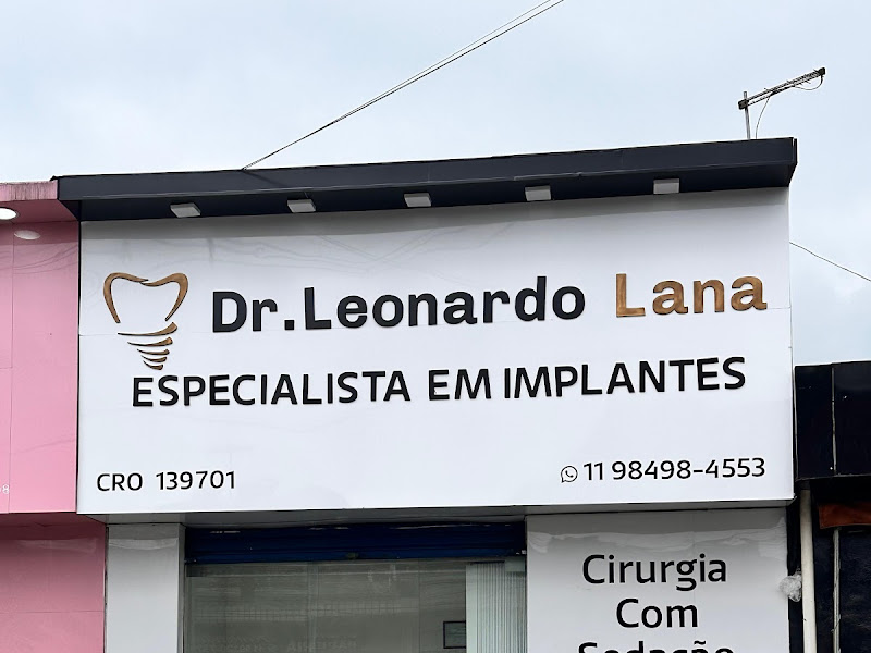 Foto de Dr. Leonardo Lana | Dentista na Cidade Tiradentes | Implantes Dentários