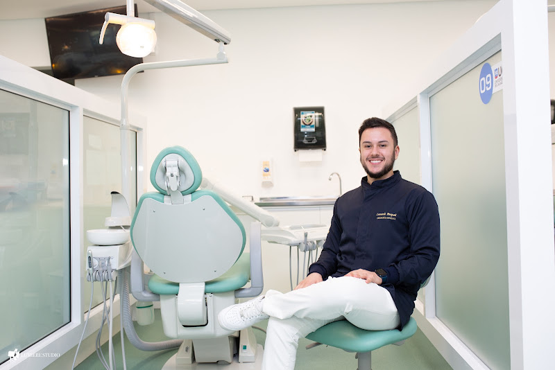 Foto 3 de Dr. Leonardo Pasquali | Odontologia Especializada