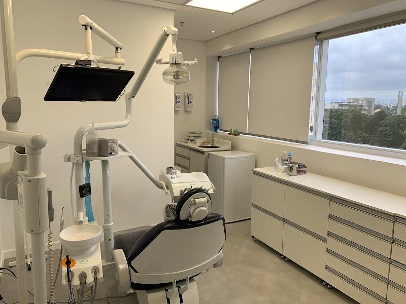Foto 2 de Dr. Leonardo Segaua - Cirurgião Dentista