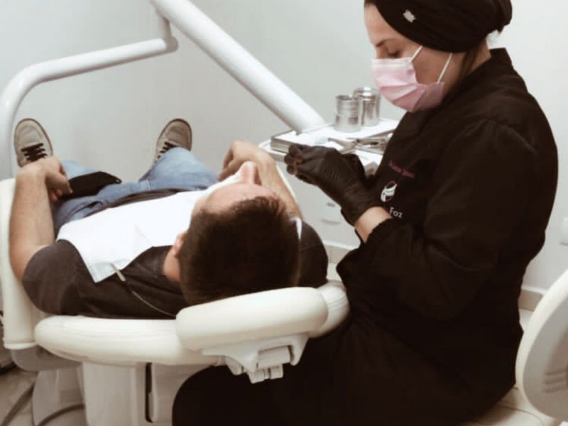 Foto de Dr Leticia Tolentino Odontologia | Implantes | Próteses | Facetas
