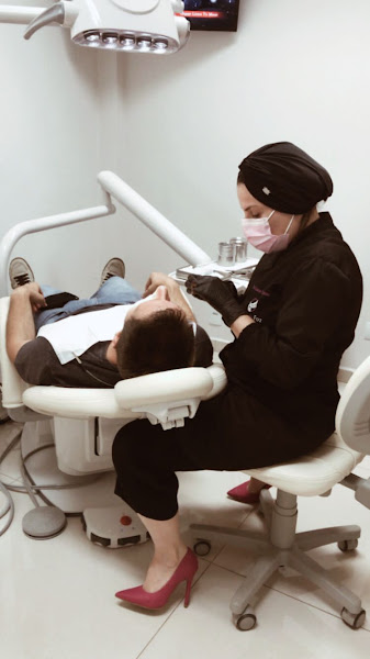 Foto 2 de Dr Leticia Tolentino Odontologia | Implantes | Próteses | Facetas