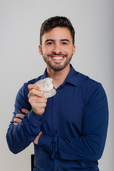 Foto 2 de Dr. Lucas Andrade - Alinhadores Invisíveis em João Pessoa-PB