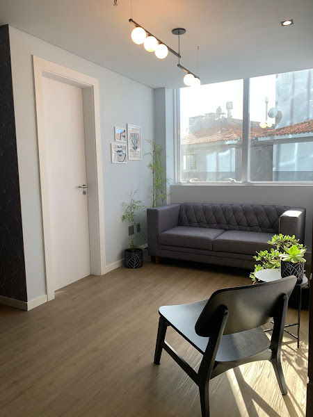 Foto 2 de Dr. Lucas Borin Moura | Cirurgia Buco-Maxilo e Implantes dentários