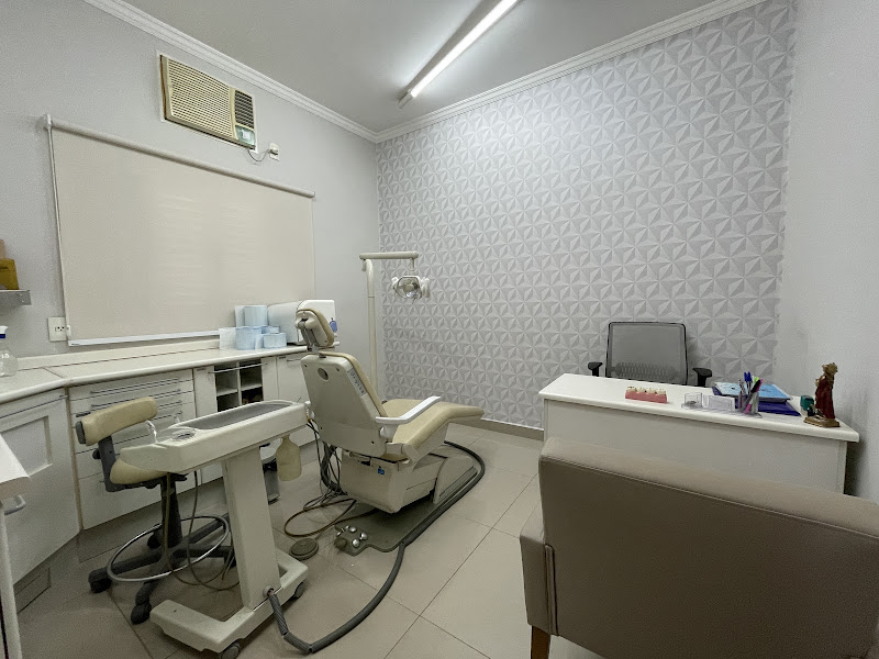 Foto 2 de Dr. Lucas Castro Giraldi, Dentista