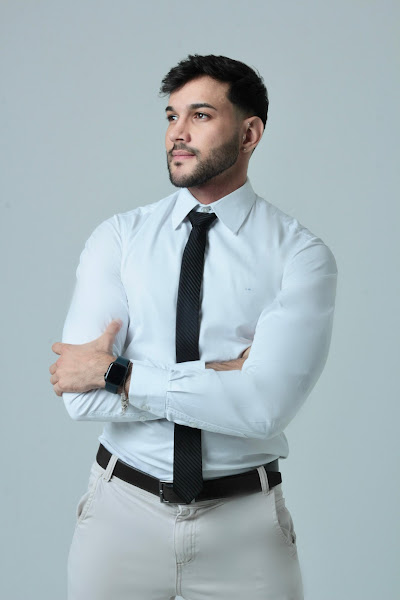 Foto 3 de Dr. Lucas Moura | Harmonização Orofacial e Odontologia | Lipo de papada HD | Platismoplastia