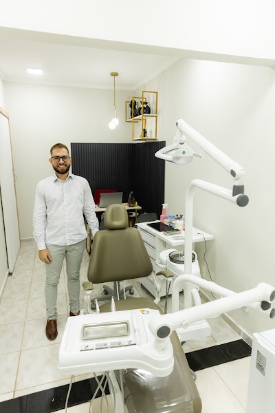 Foto 2 de Dr Lucas Silva- Cirugião Dentista