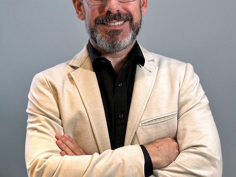 Foto de Dr. Luciano Carvalho | Dentista em Vila Velha
