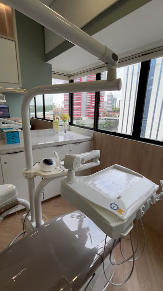 Foto 3 de Dr. Luciano Dantas - DENTISTA SALVADOR