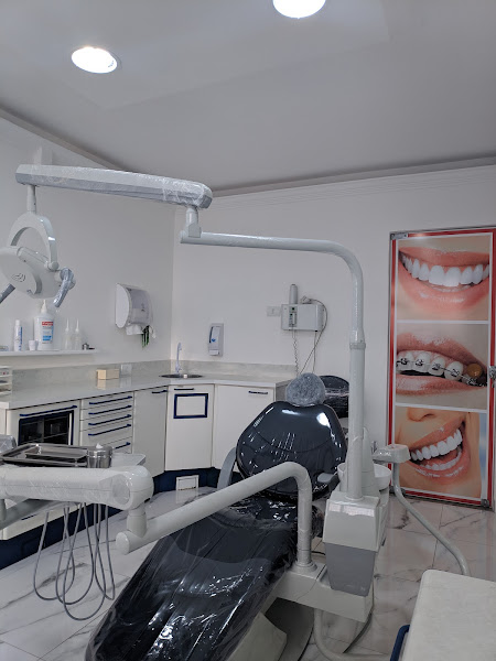 Foto 3 de Dr. Luigi Nicastro Neto CRO SP 79.871 Especialista em Periodontia.